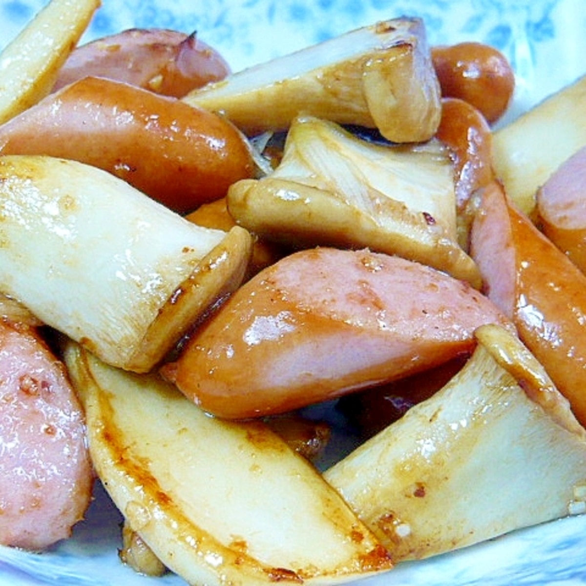 エリンギとウインナーのにんにく醤油炒め レシピ 作り方 By Arakurea 楽天レシピ エリンギとウインナーのにんにく醤油炒め レシピ 作り方 By Arakurea 楽天レシピ